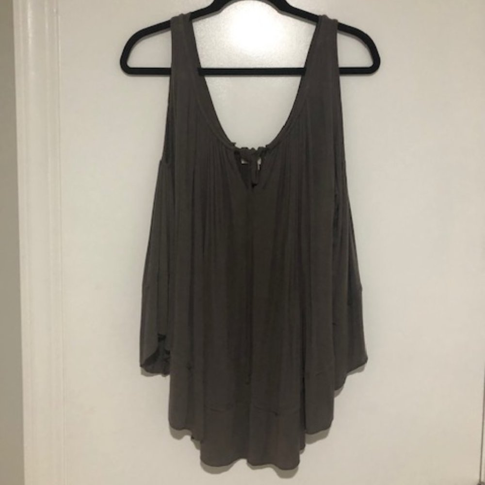 ILLA ILLA Cold Shoulder Taupe Boho Top